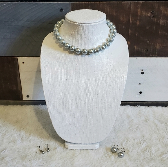 Pearl Necklace & 2 Piece Earrings Set - Picture 2 of 9